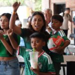 “Sufrimos juntos y ganamos juntos”: la afición mexicana desata la fiesta en Los Ángeles